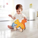 Дървена играчка за дърпане Катеричка, Hape