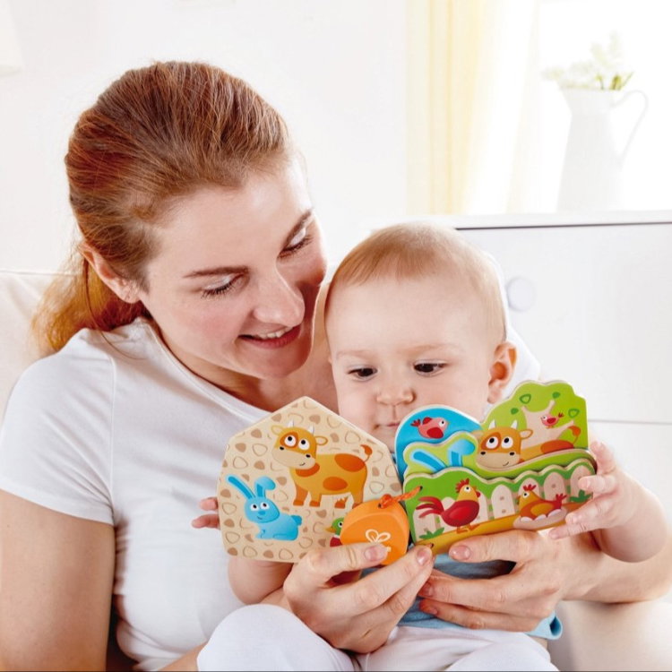 Дървена бебешка книжка Ферма, Hape