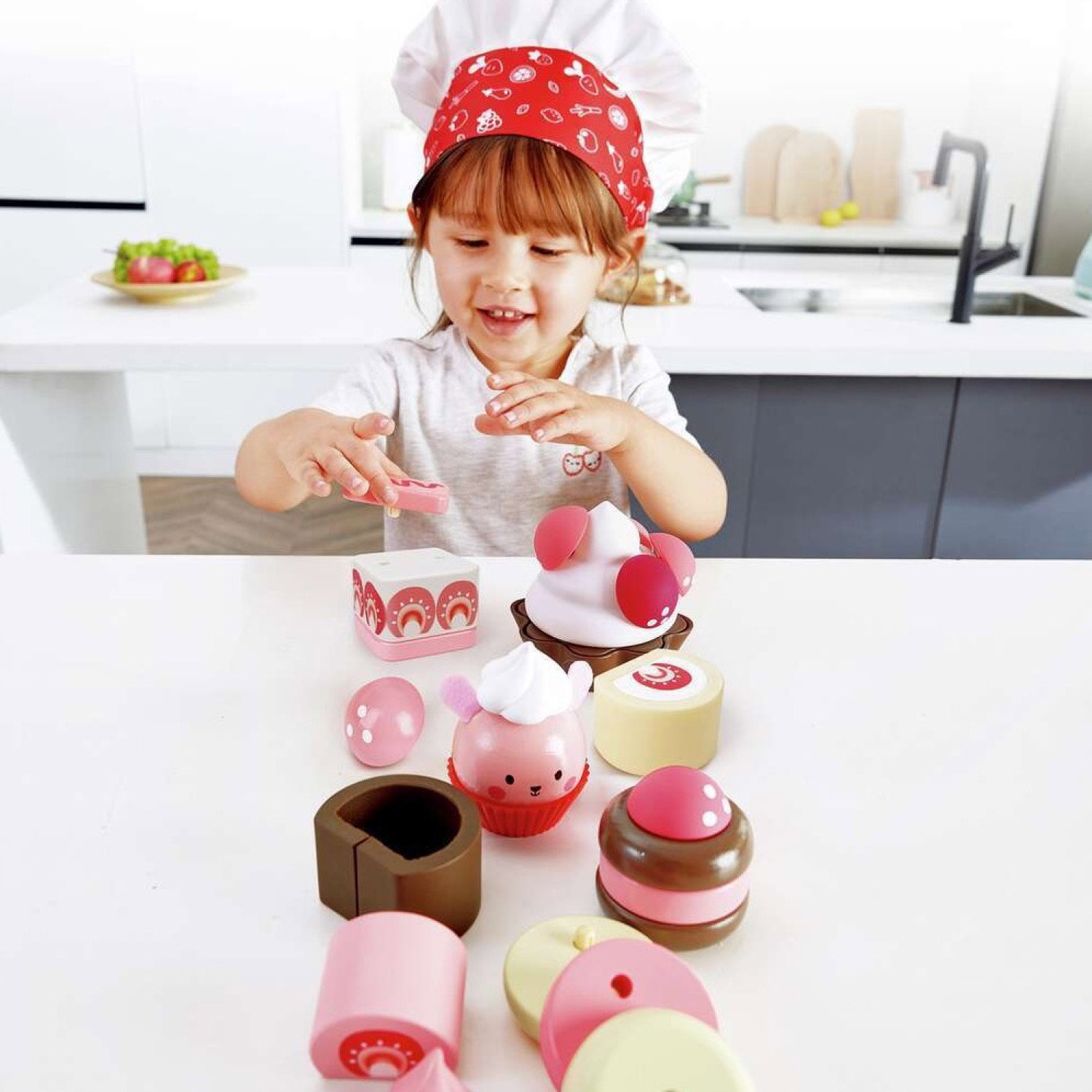 Дървен комплект Ягодов десерт, Hape