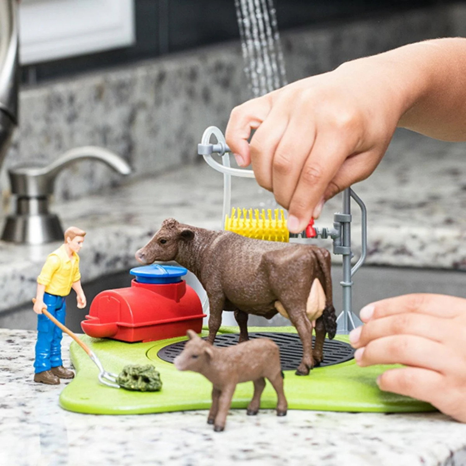 Комплект Веселото къпане на кравите, Schleich