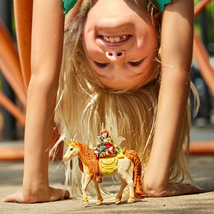 Комплект Маруийн с блестящ еднорог, Schleich