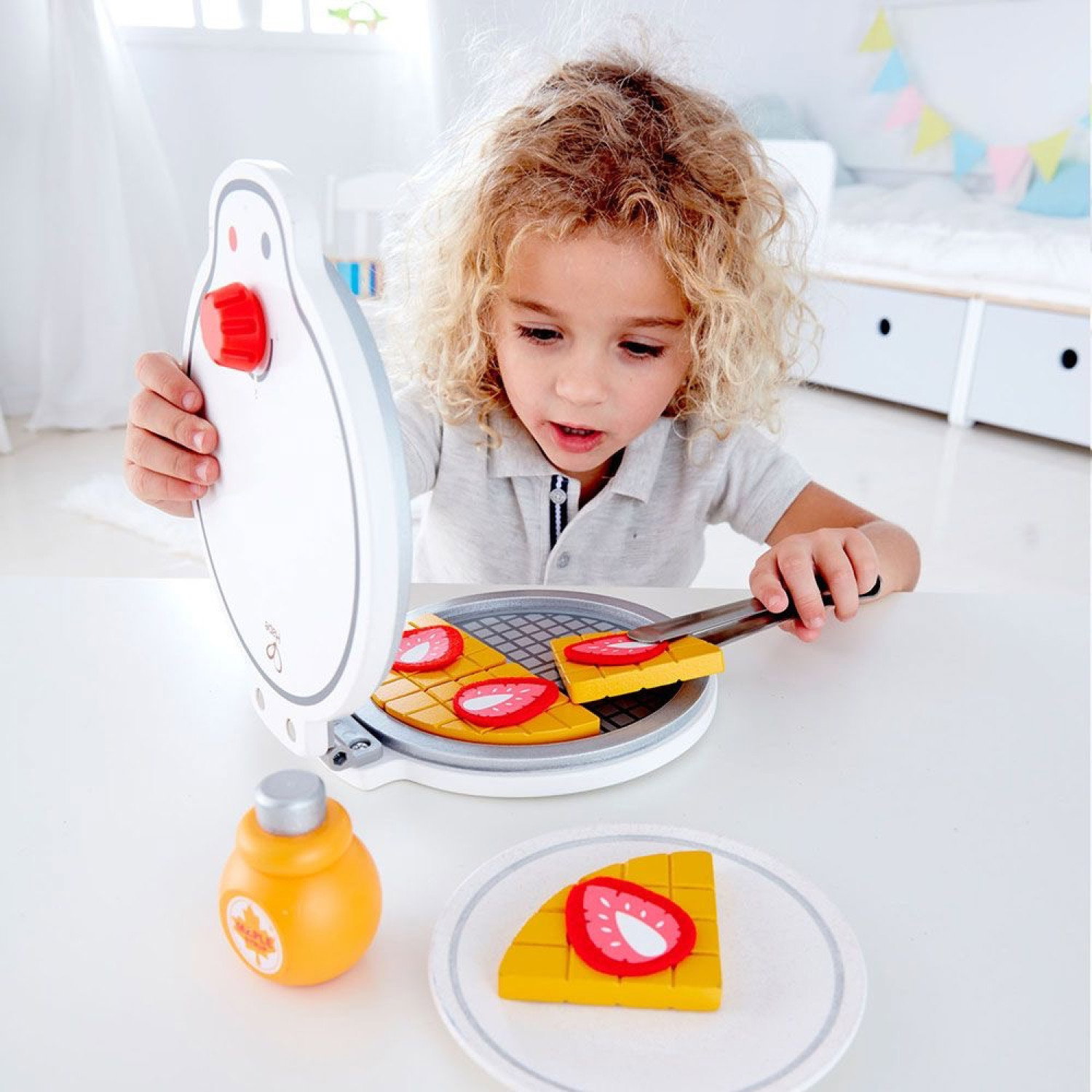 Дървен гофретник с аксесоари, Hape