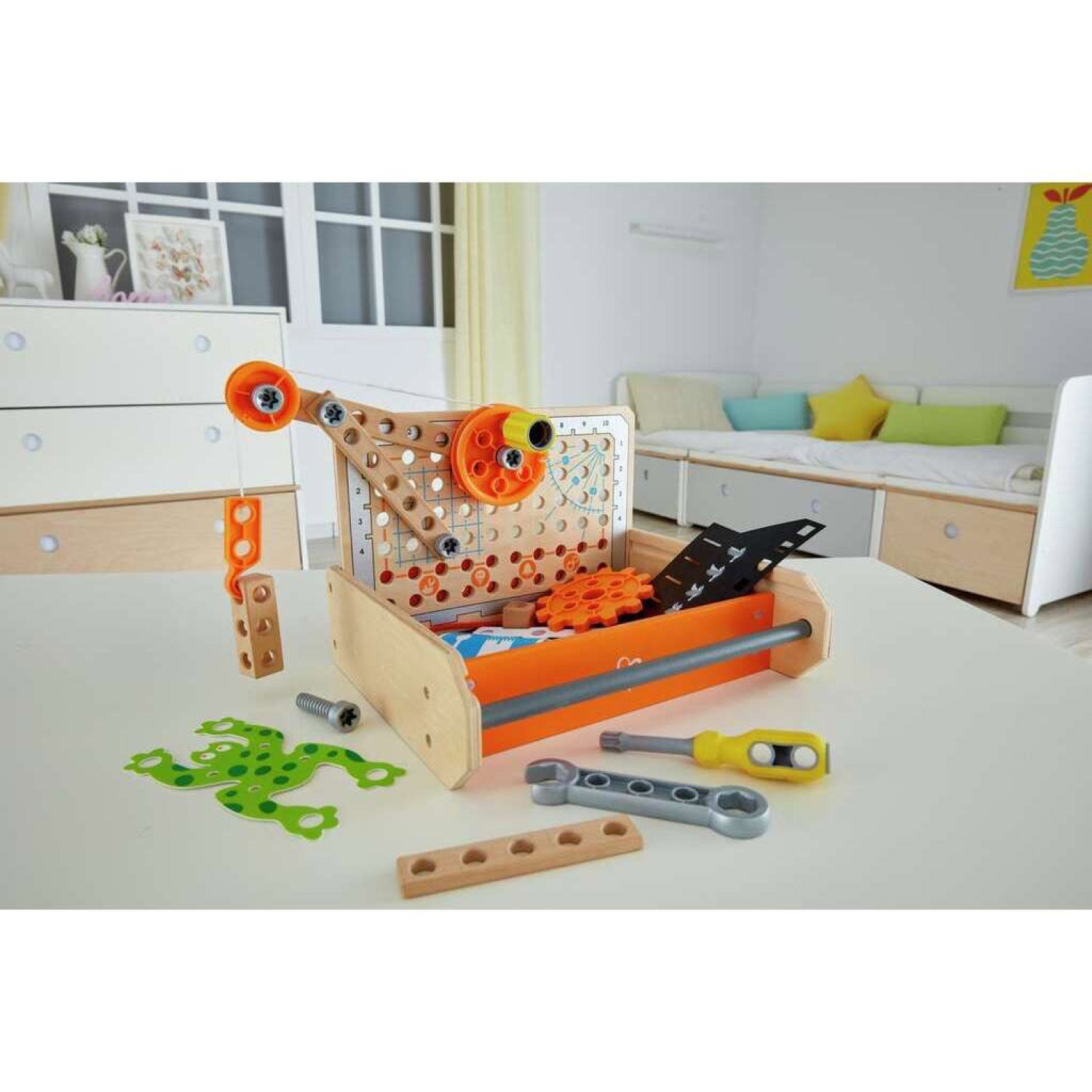 Дървена работилница Изобретател, Hape