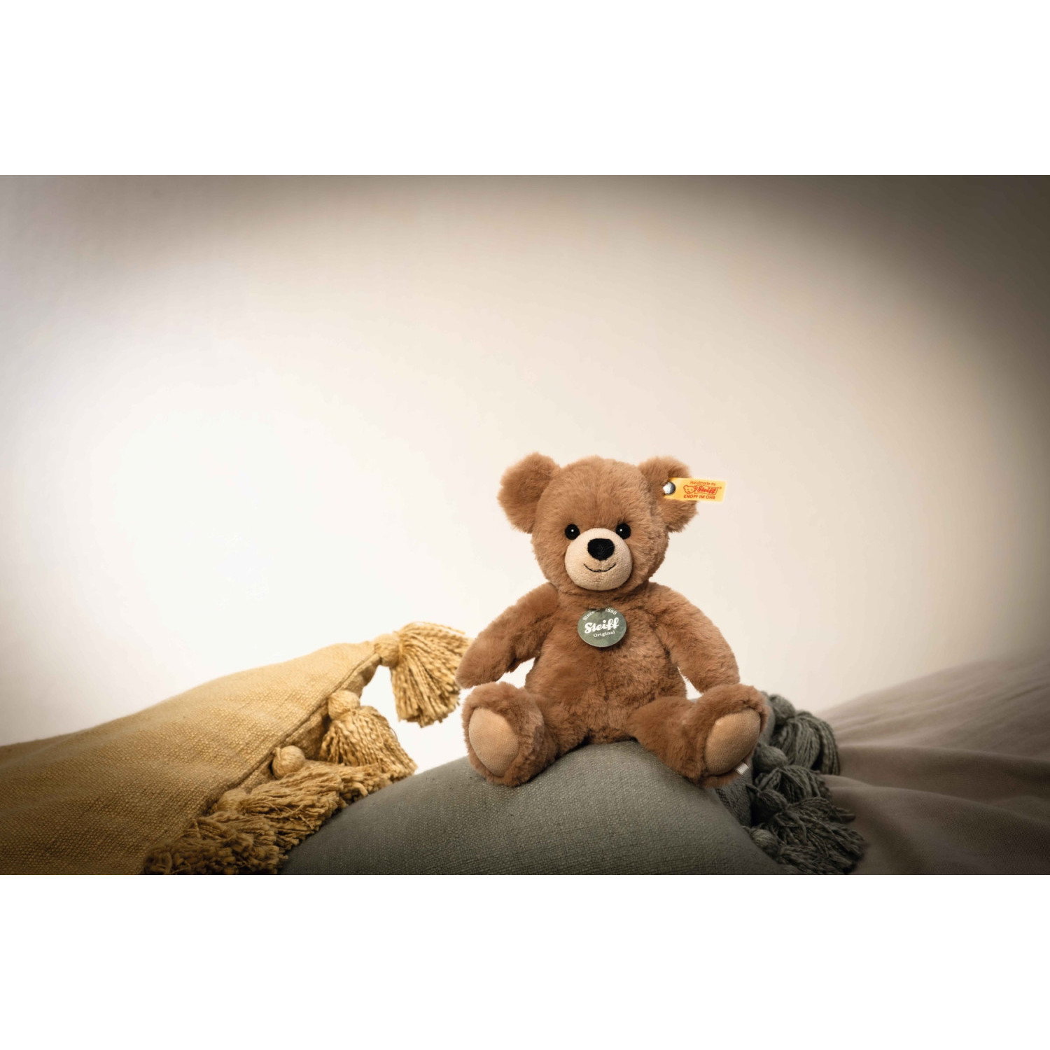 Mollyli Teddy bear
